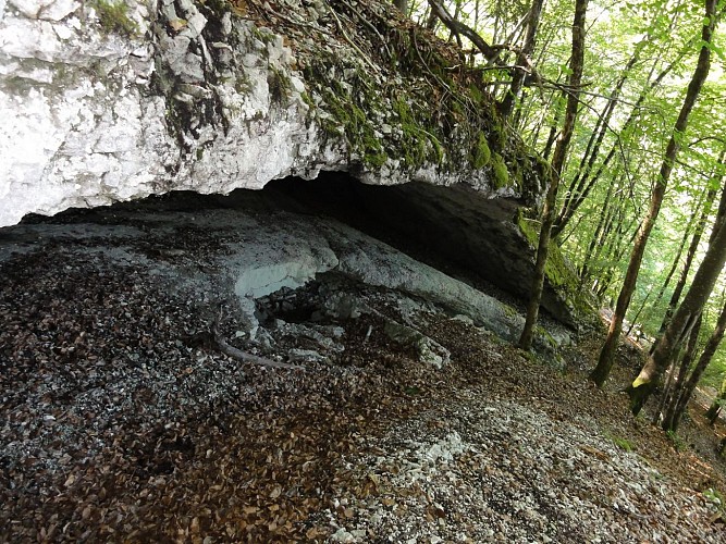 La Grotte des Sarrazins