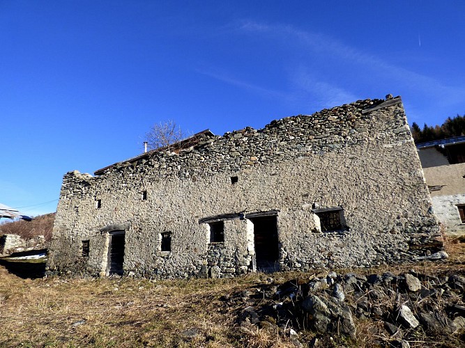 Von Barmont nach Le Villaret über die Weiler im Winter