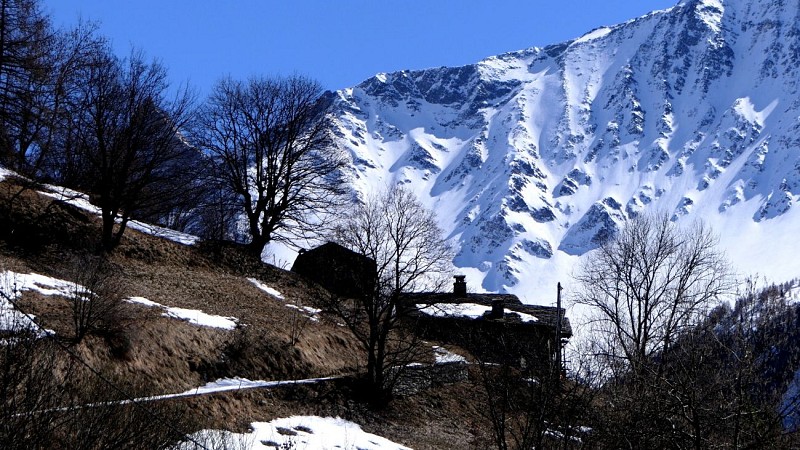 From the village of Peisey to Notre-dame des Vernettes (Winter)