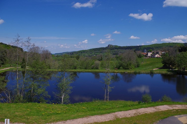 L'étang du Charrais à Lavoine