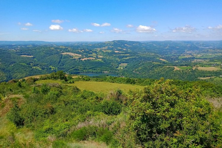 Les flancs sud de la vallée du Lot