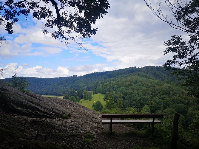 Corbion - Rocher du Pendu (Nadine Devloo) (1)