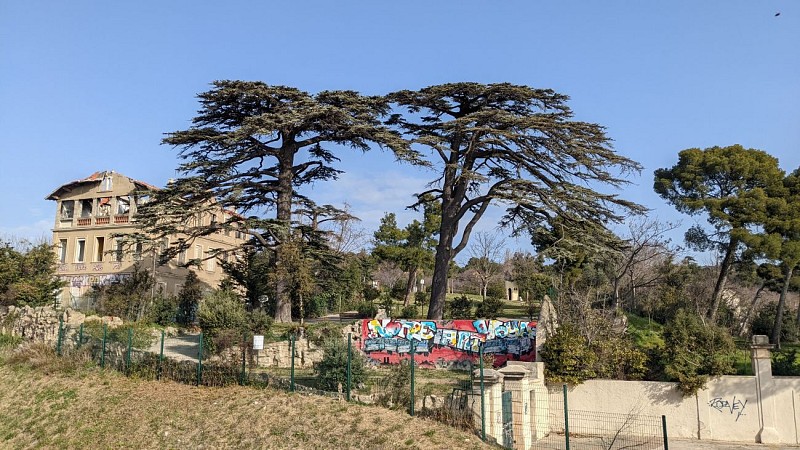 bastide en ruine quartiers nord