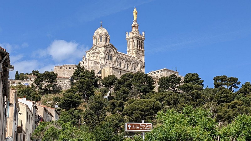 Paseo por el Puerto Viejo hasta Notre Dame de la Garde