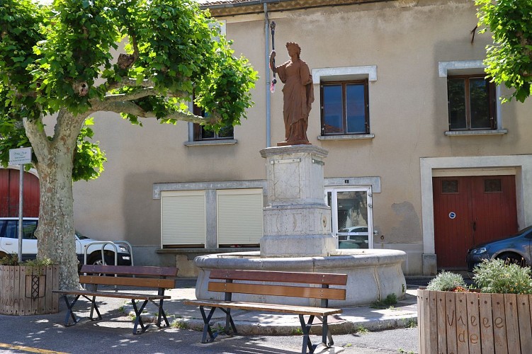 12 / Moussan : Le sentier du Plana