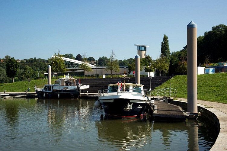 By boat: The Meuse and you