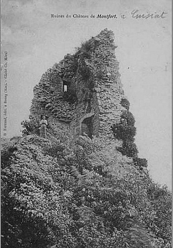 Balade - Chapelle et ruines du château de Montfort
