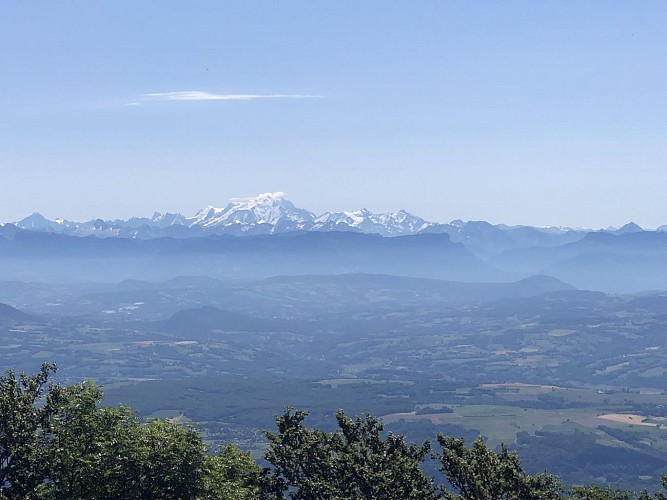 Randonnée sur la Grande Traversée du Jura : 3 jours du Plateau de Retord au Grand Colombier