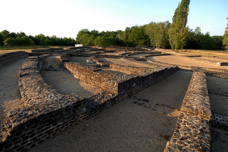 Randonnée pédestre. Le Lude