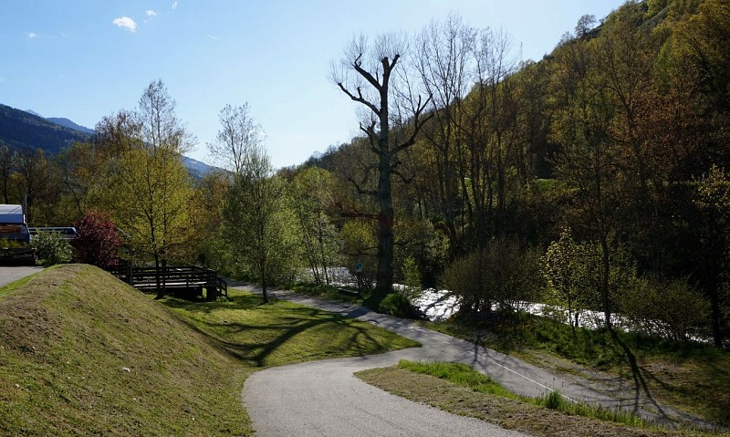 Entlang der Isère zwischen Wäldern und charaktervollen Dörfern