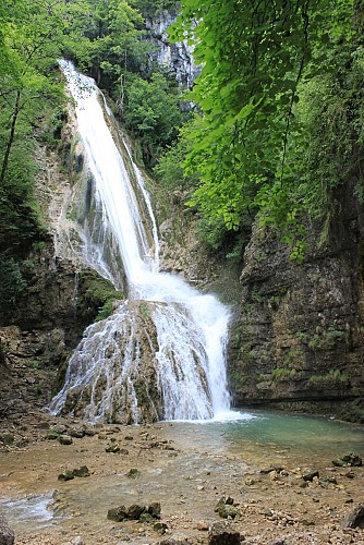 Waterfalls hike from Cerdon