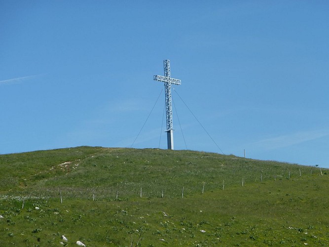Hike: on the ridge of the Grand Colombier (circuit des crêtes)