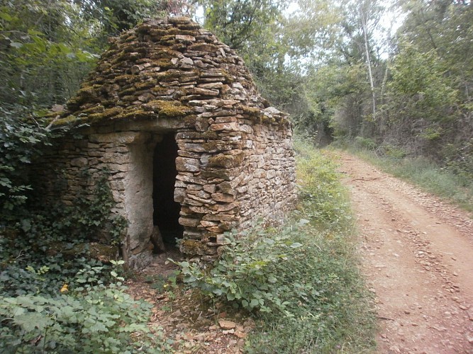 Bagnols, où la maison naît du sol