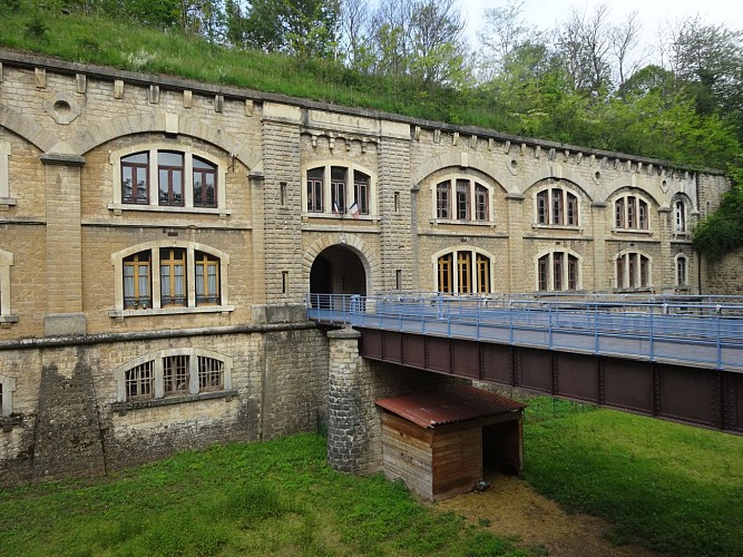 Dardilly, les deux églises