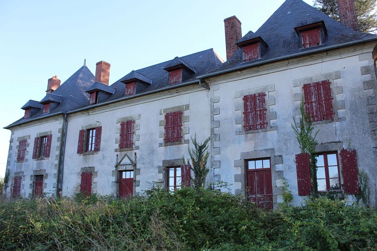 Anciennes écuries des Monts - Sur les pas d'innocent IV- Beyssac © Jade Lautrete office de tourisme terres de corrèze (3)