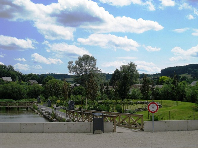 NG07 Promenade du Cocher - Forrières -  Rode rechthoekmarkeringen