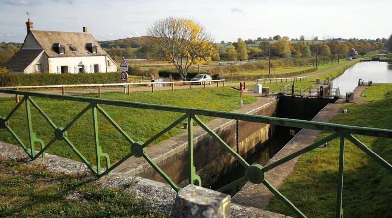 vue écluse de Chavance