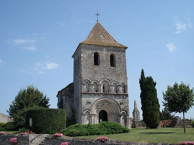 carsac-de-gurson-eglise2