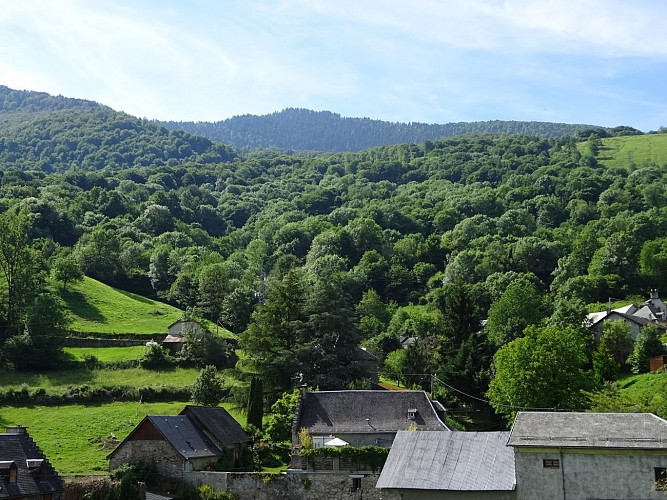 Monique GIBERT - Burgalays vue montagne
