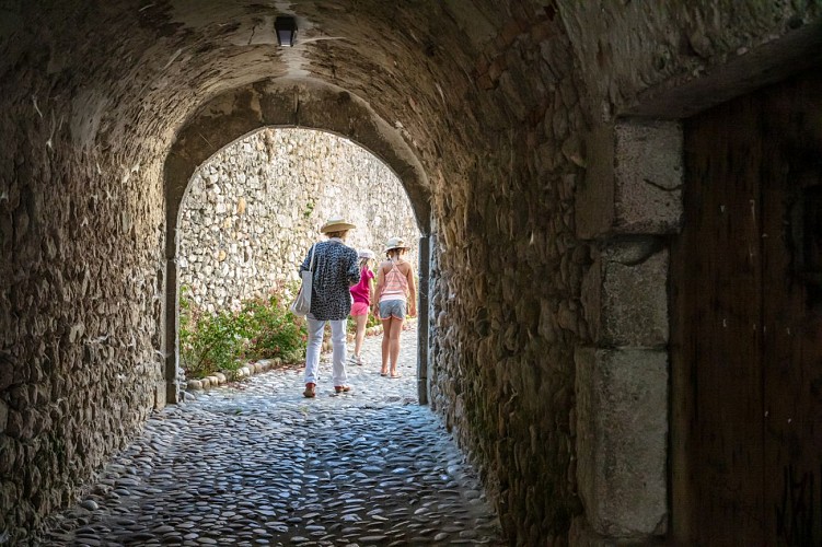 Ontdekkingstocht door Yenne