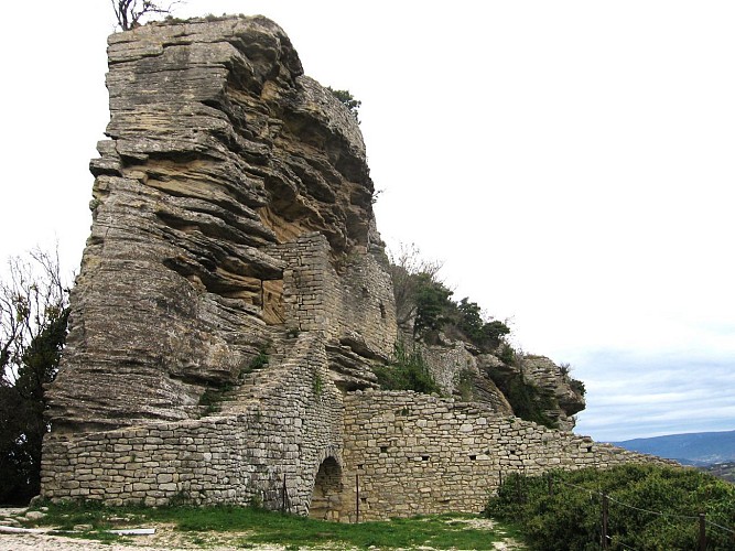 Saignon, sentinelle sur la vallée du Calavon