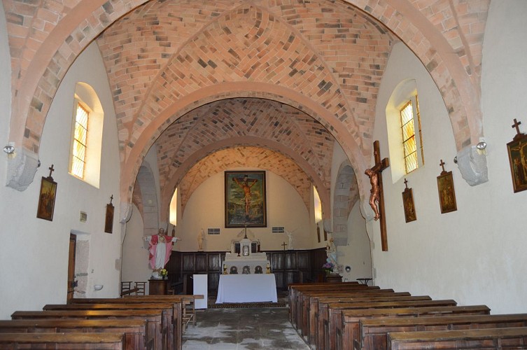 Intérieur de l'église - La Chapelle-sous-Uchon