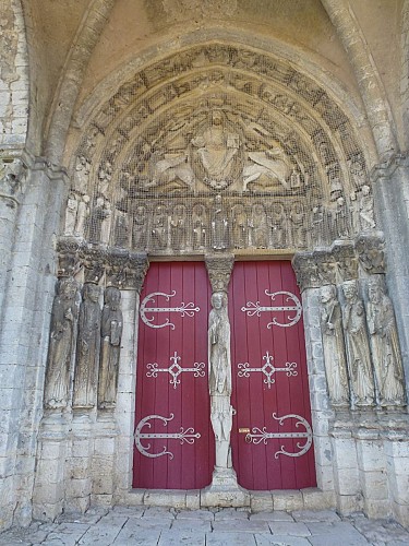 The three churches of Southern Provins