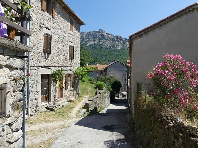Vialas et les rochers de Trenze