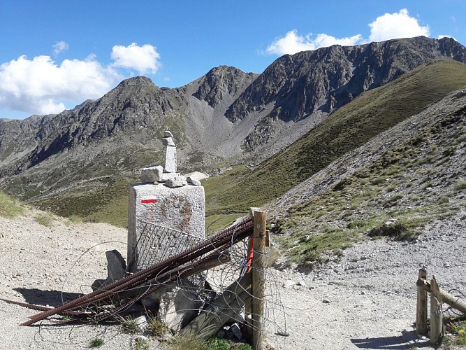Porteilla Blanca d'Andorra, frontière de Trois Nations