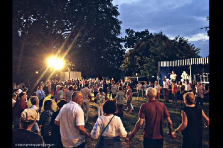 Fête de village à Grand-Champ