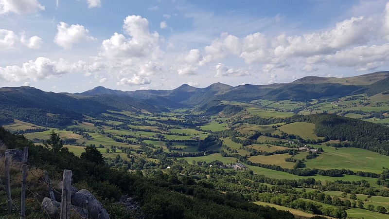 Le Claux et les contreforts du plateau du Limon