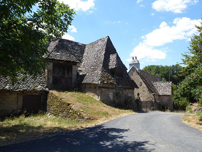 Le mur du diable à Junhac