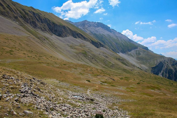 Rochassac and the Swallow Trail