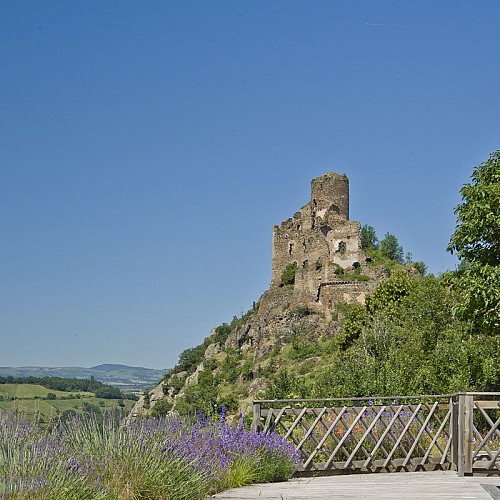 Léotoing et son château