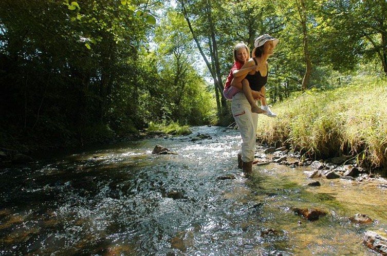 circuit 'en longeant la briance' à Saint-Genest-sur-Roselle_1