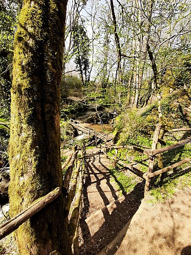 De Bialet aux Deux Viaducs - St-Ybard © A.Blanchet - Office de tourisme terres de Corrèze (1)