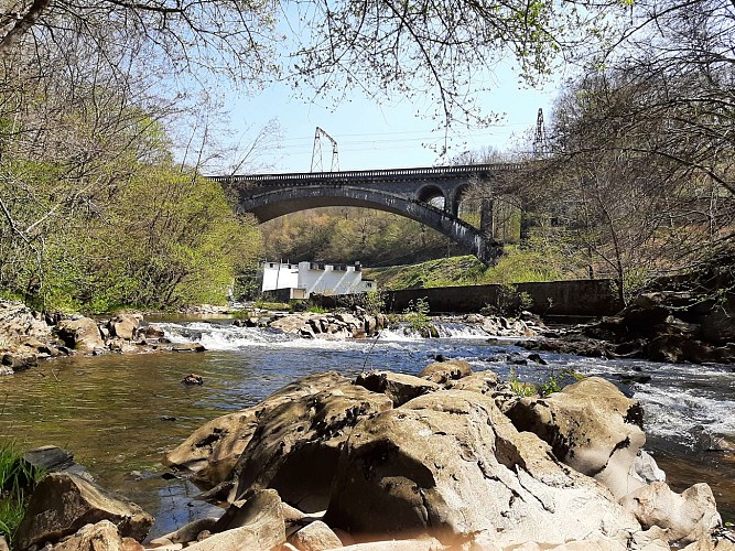 De Bialet aux Deux Viaducs - St-Ybard © A.Blanchet - Office de tourisme terres de Corrèze (32)