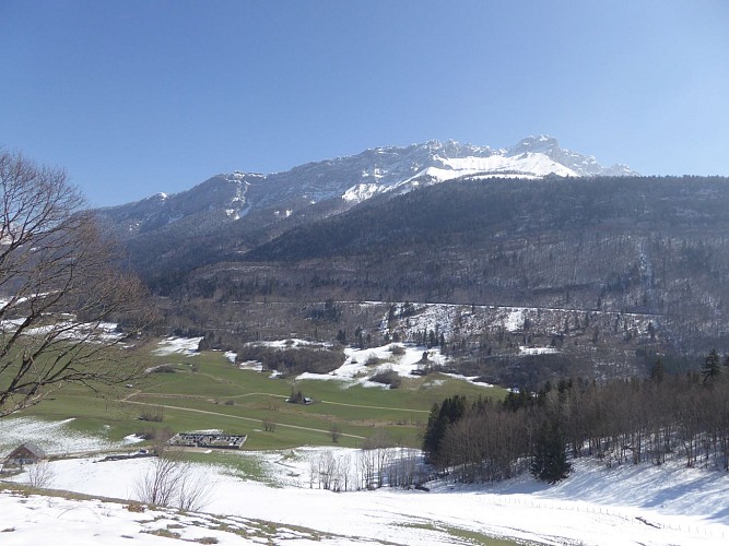 The hamlets of Sainte Reine on a loop