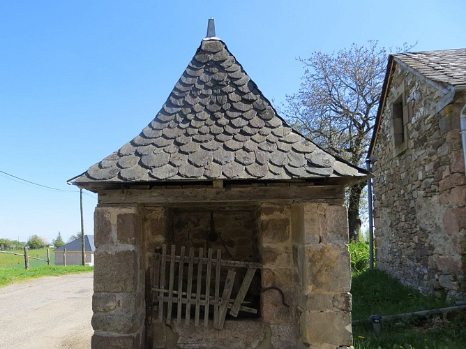 24 NEUVILLE - Le Puy Brezou (4)_4