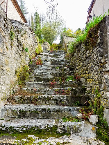 Saint-Sozy - Escaliers taillés dans la pierre © Lot Tourisme - C. Sanchez