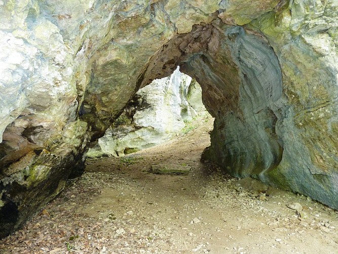 Blanzaguet - Abris préhistoriques du Roc des Monges © Lot Tourisme - C. Sanchez
