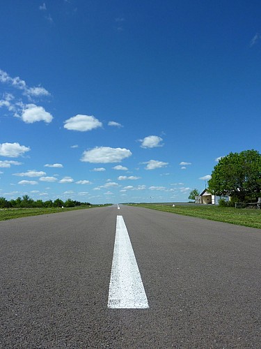 Aérodrome de Lacave - Piste d'atterrissage_17 © Lot Tourisme - C. Sanchez