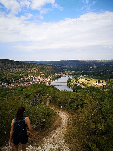 220729_Chemin avec randonneuse Douelle