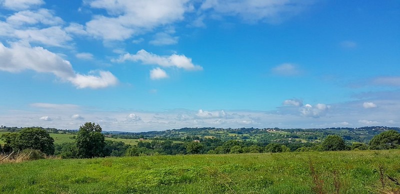 Vue sur la campagne Figeacoise © Lot Tourisme - A. Leconte 180721-101846