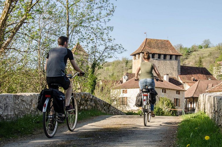 Balade en vélo électrique à Saint-Martin-de-Vers