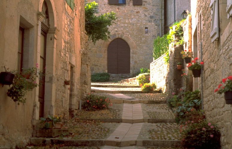 Creysse - Ruelle Fleurie