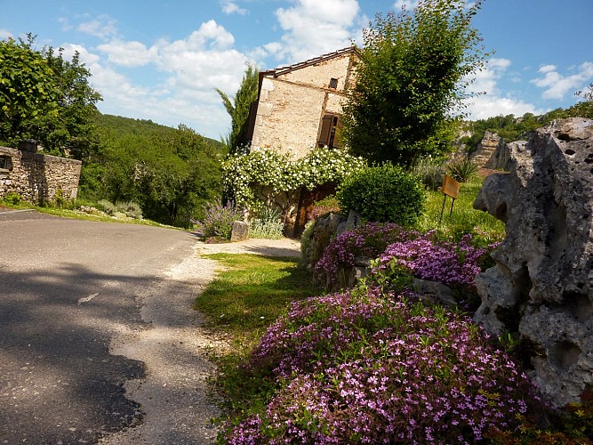 Sauliac - village fleuri _03 © Lot Tourisme - C. Sanchez