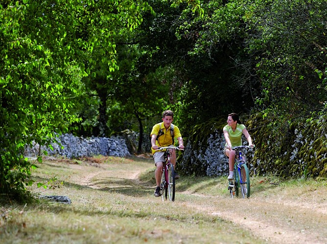 Chemin autour de Gréalou 