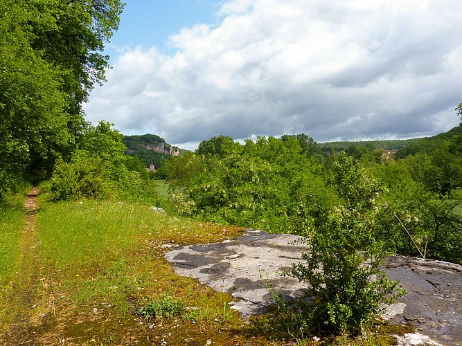 06Velles - point de vue sur la vallée © Lot Tourisme - C. Sanchez