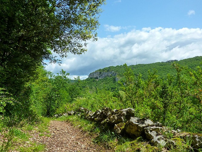 07Le Cuzoul - Montée sur le Roc © Lot Tourisme - C. Sanchez